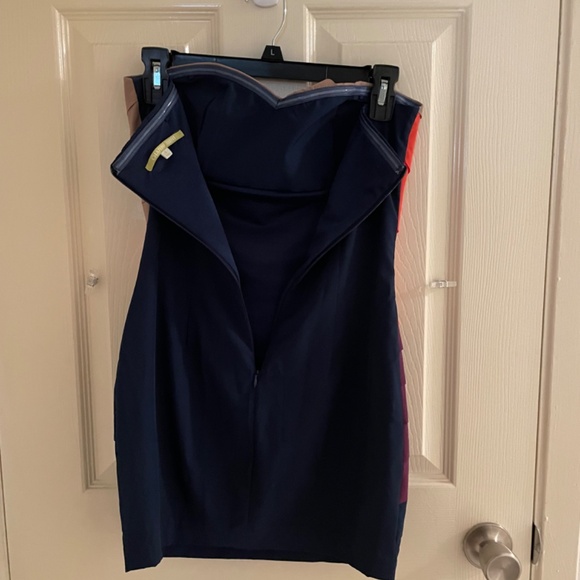 Dress - Picture 5 of 7